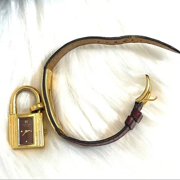 🍒Hermès Burgundy Kelly Watch